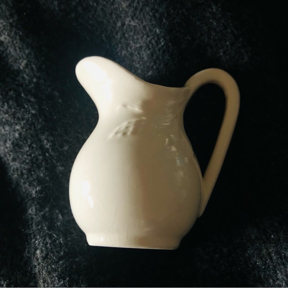 Addy  Ceramic Pitcher and cloth - Picture 8 of 10